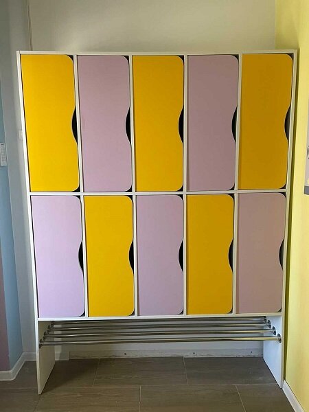 Шкафчики для детского сада в раздевалку купить в Москве от производителя